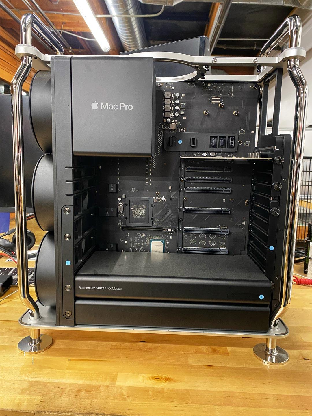 Apple Mac Pro 2019 - Open Case