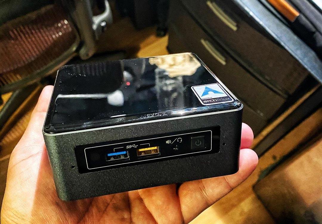 Intel NUC (NUC7i5BNK)